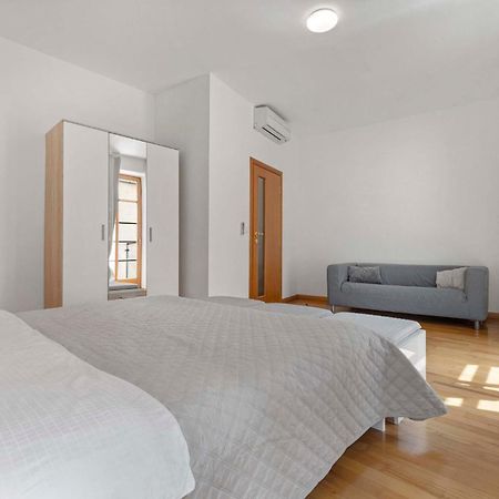 Charming Apartment In The Heart Of 브라티슬라바 외부 사진