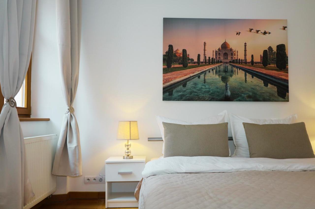 Charming Apartment In The Heart Of 브라티슬라바 외부 사진