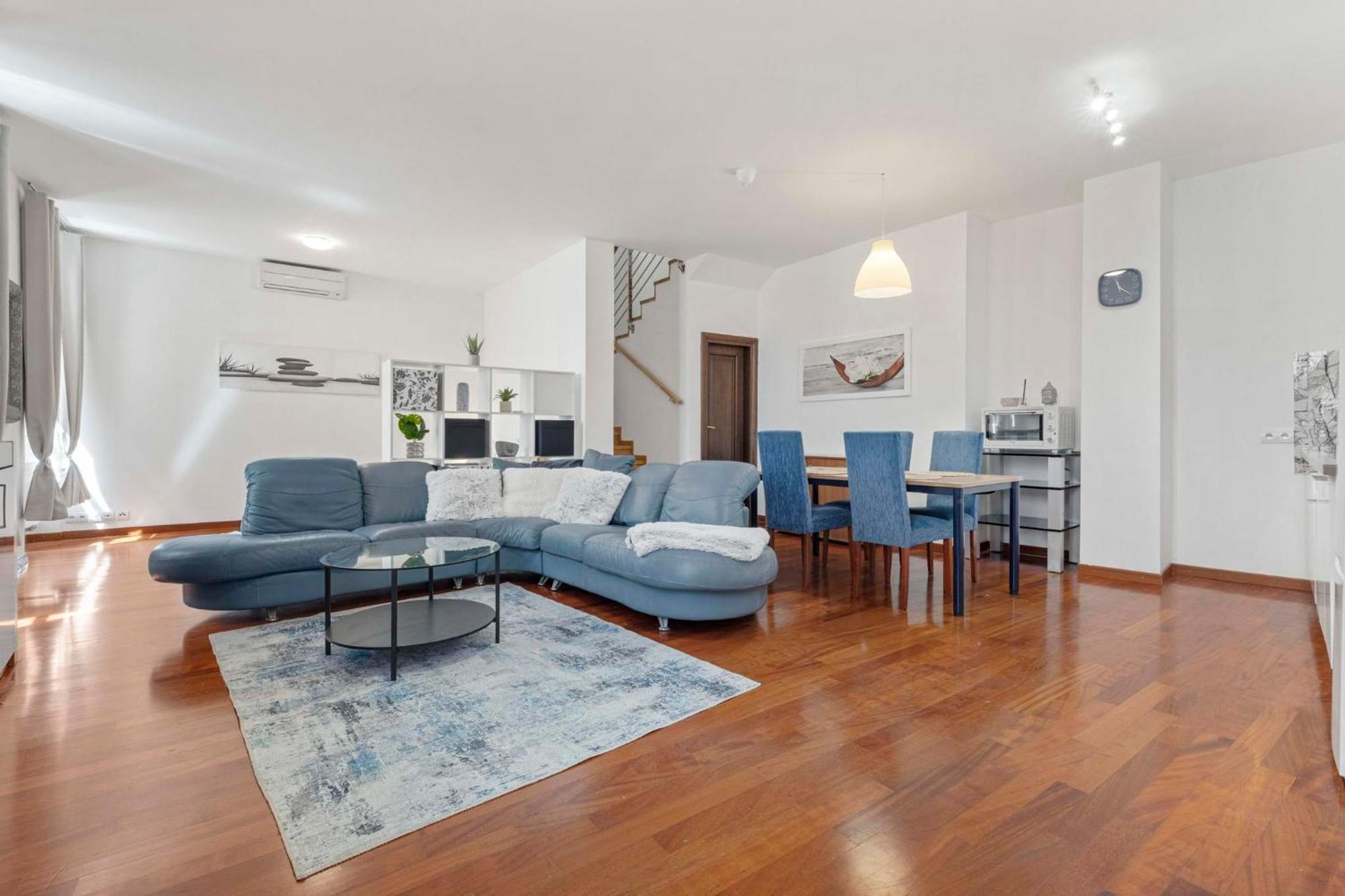 Charming Apartment In The Heart Of 브라티슬라바 외부 사진