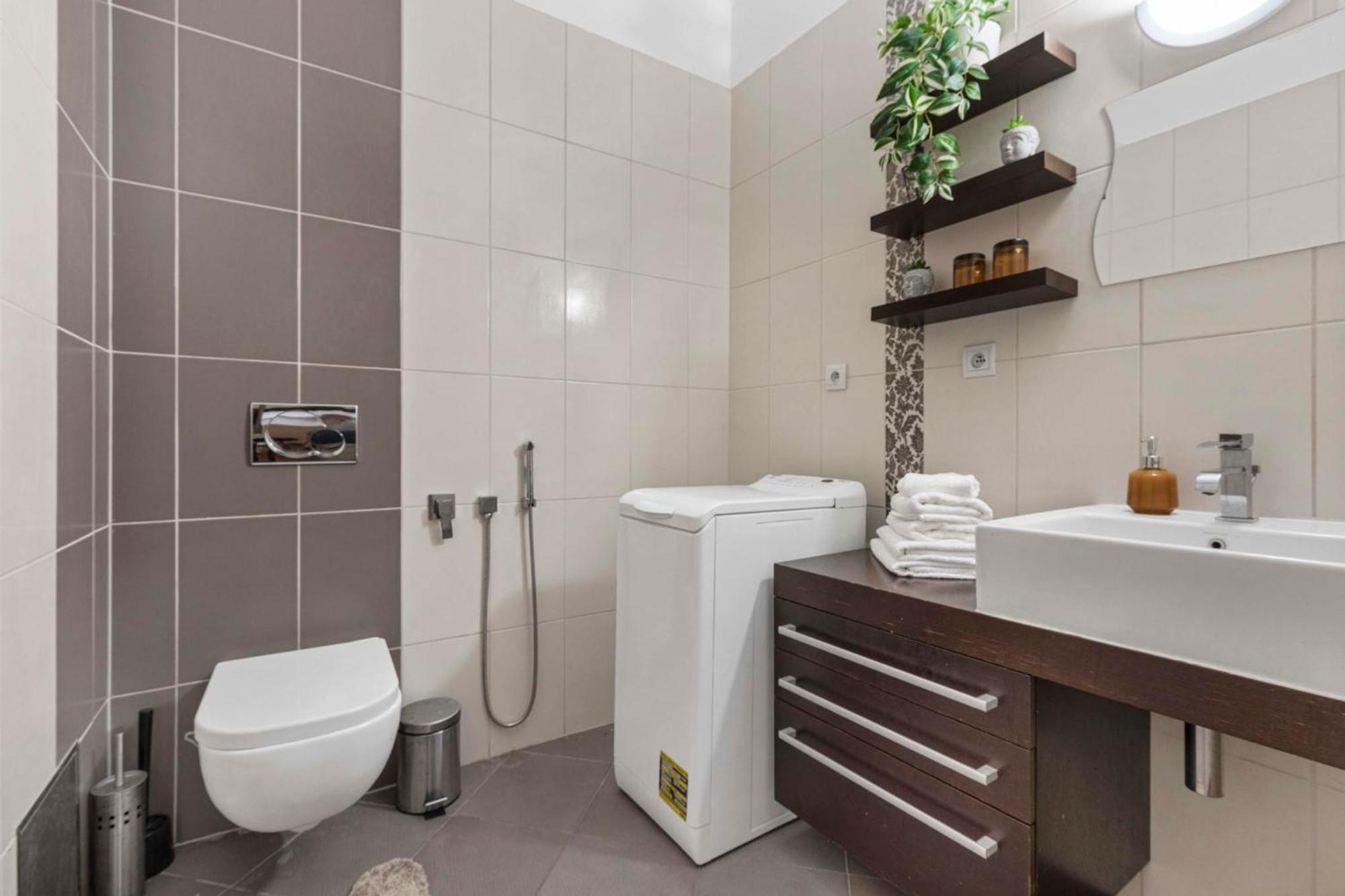 Charming Apartment In The Heart Of 브라티슬라바 외부 사진