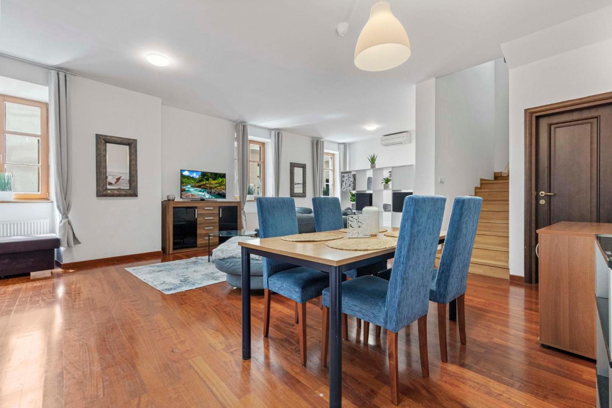 Charming Apartment In The Heart Of 브라티슬라바 외부 사진