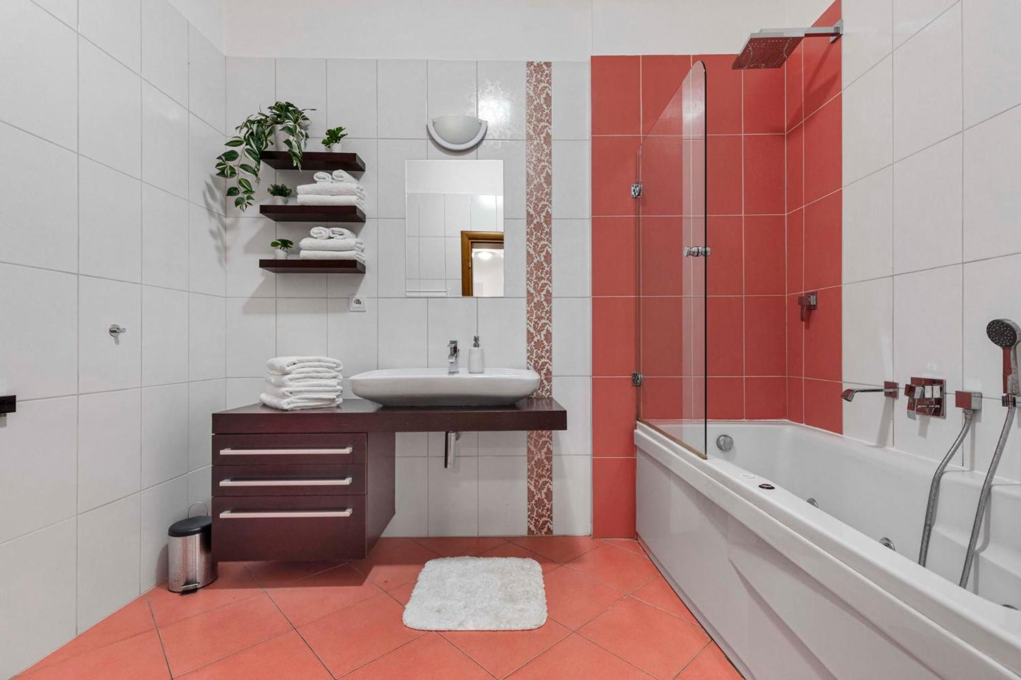 Charming Apartment In The Heart Of 브라티슬라바 외부 사진