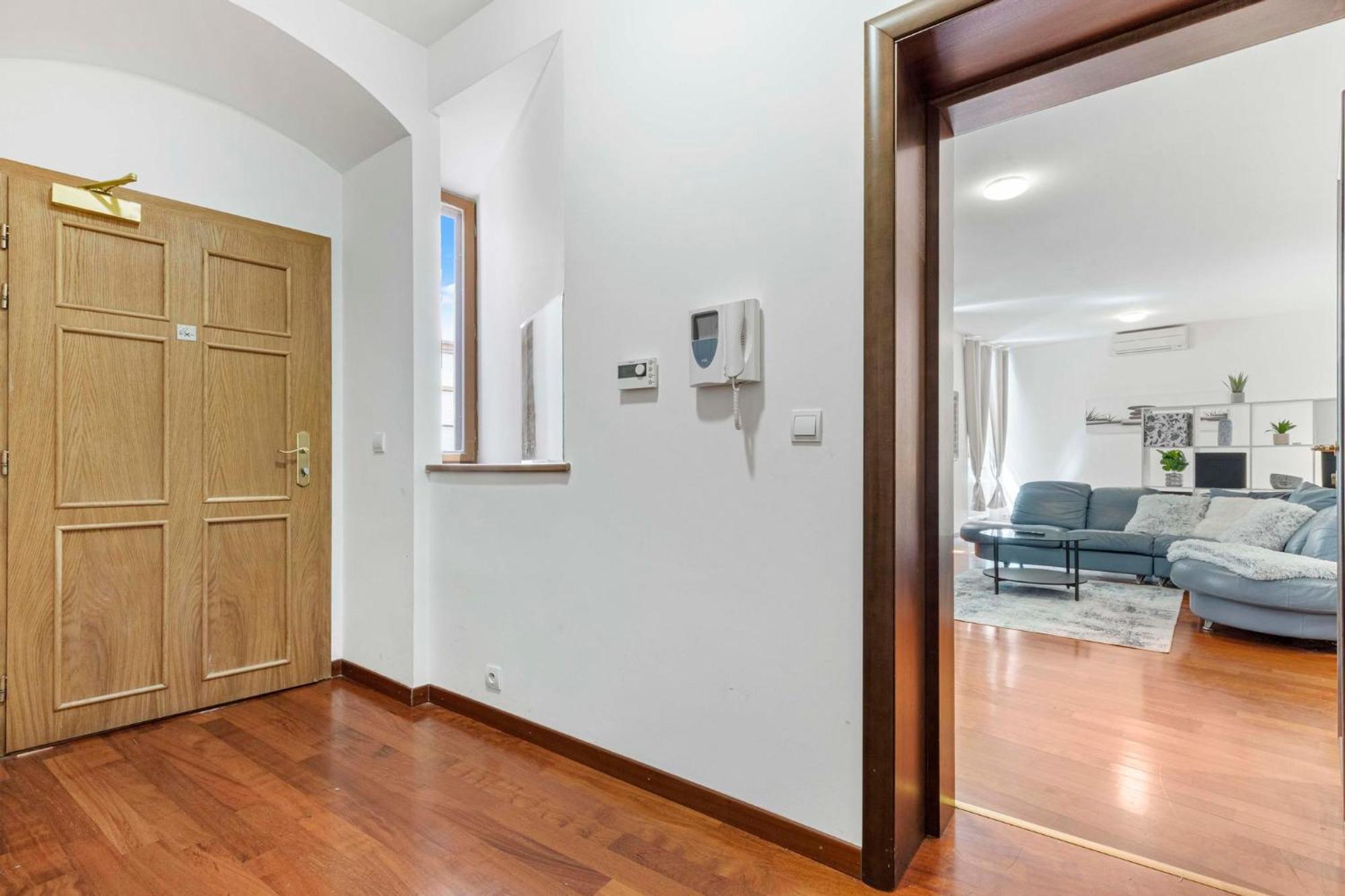 Charming Apartment In The Heart Of 브라티슬라바 외부 사진