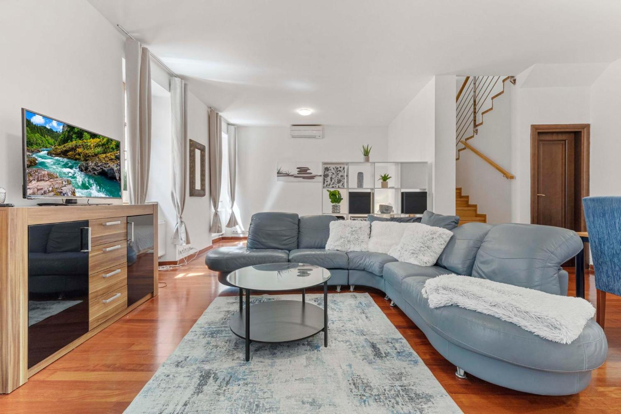 Charming Apartment In The Heart Of 브라티슬라바 외부 사진